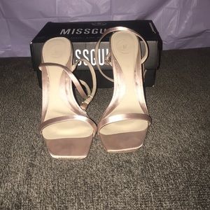 Heeled sandals worn once
